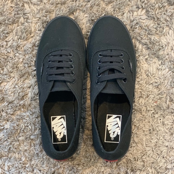 All Black Vans Lo Pro - Picture 2 of 5